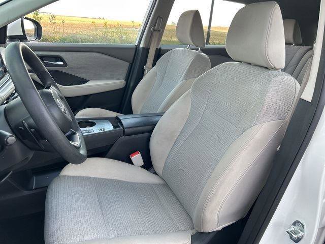 Used 2023 Nissan Rogue SV image 23