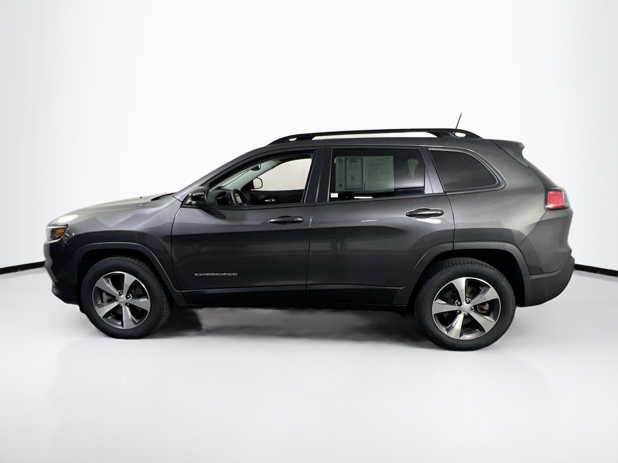Used 2022 Jeep Cherokee Limited image 8