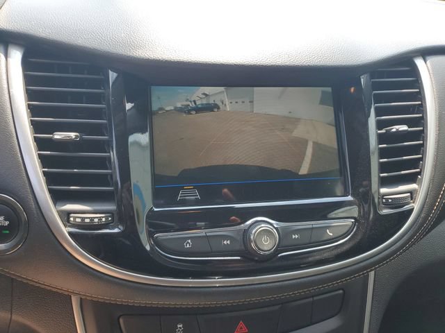 Used 2018 Chevrolet Trax LT w/ LT Convenience Package FWD image 14