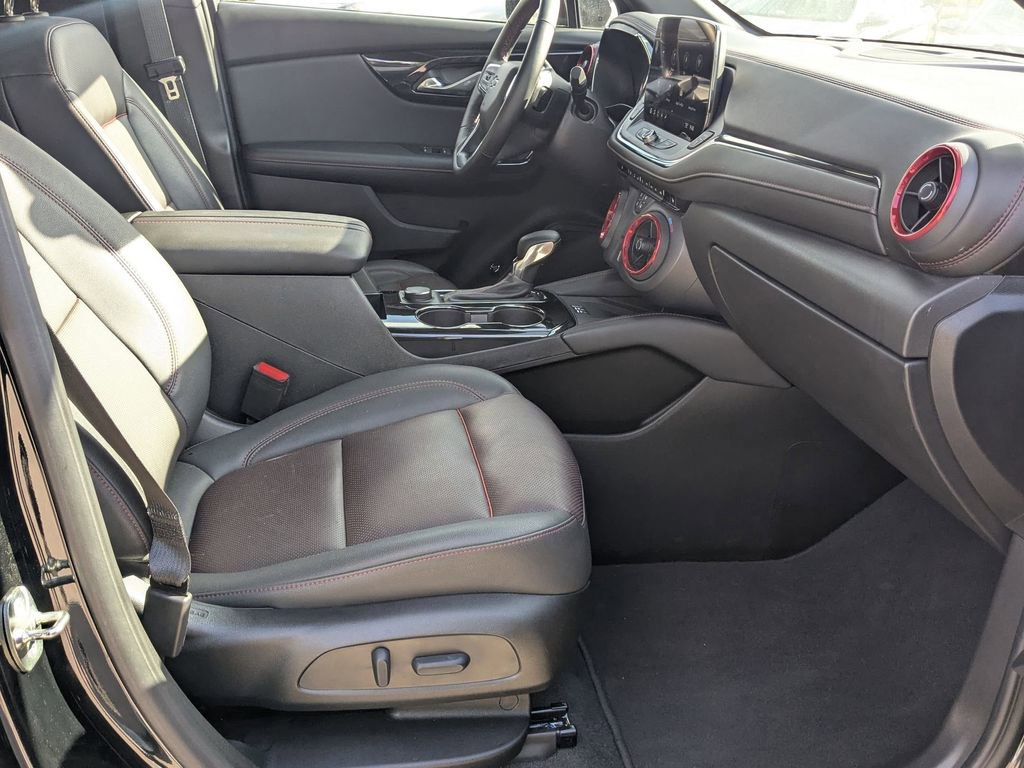 Used 2025 Chevrolet Blazer RS image 28