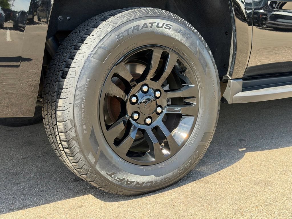 Used 2018 Chevrolet Suburban LT AWD/4WD image 25
