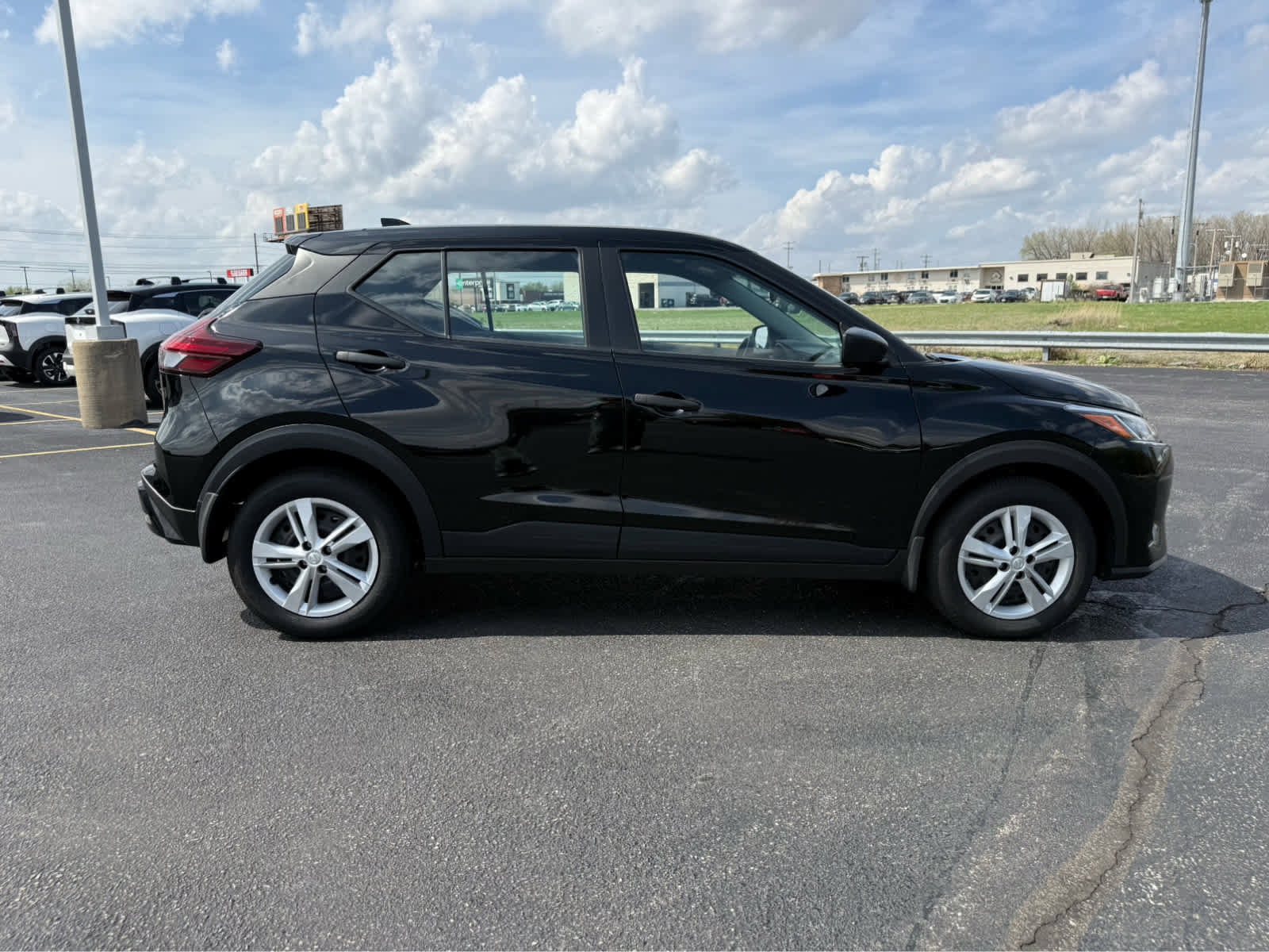 Used 2025 Nissan Kicks Play S FWD image 9