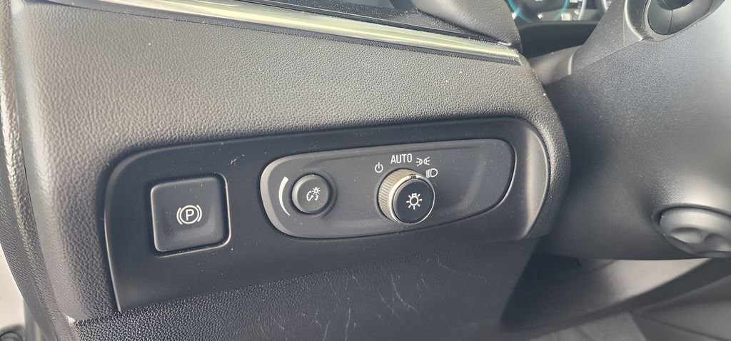 Used 2019 Buick Enclave Avenir image 32