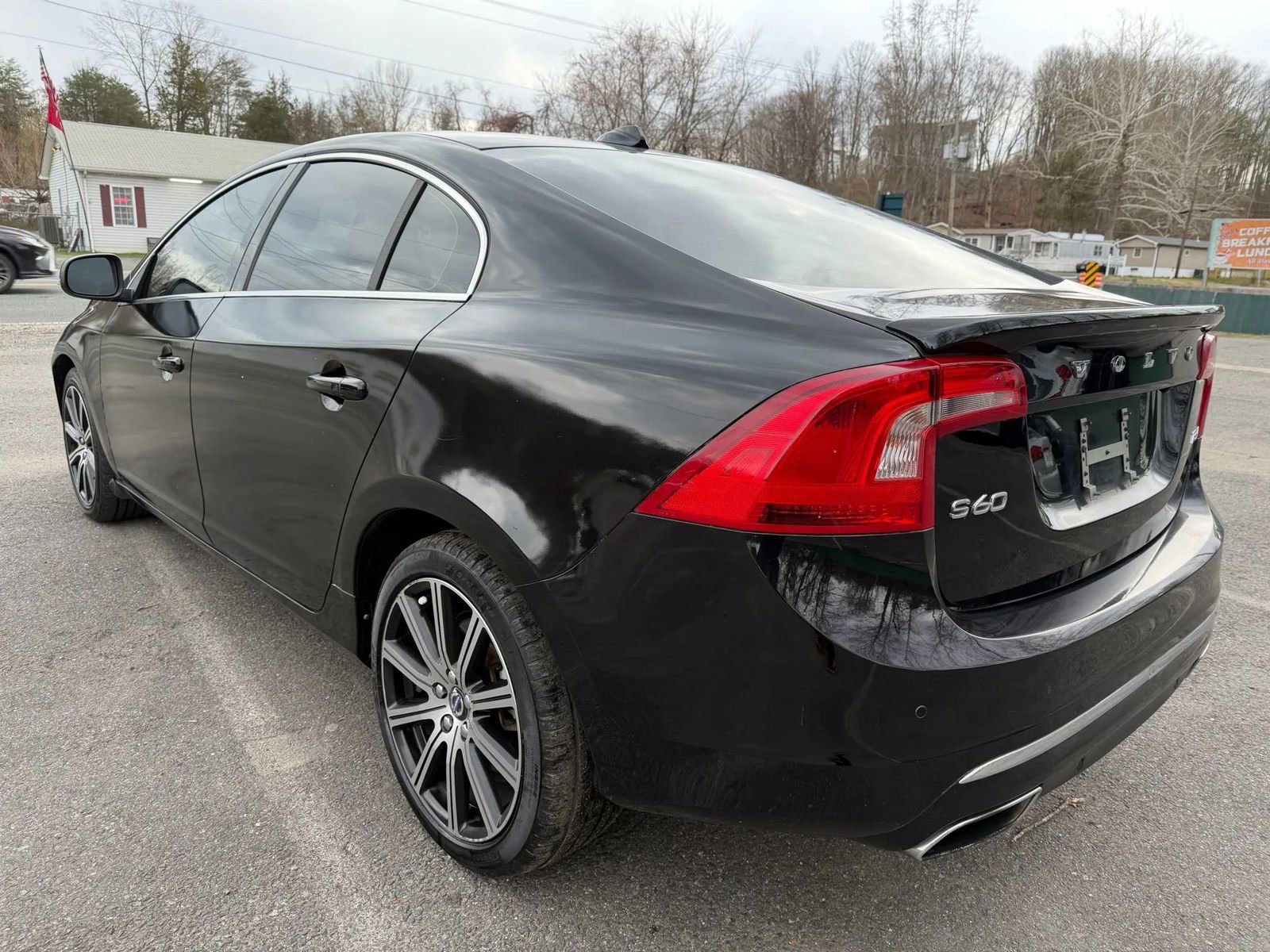 Used 2017 Volvo S60 T5 Inscription image 10