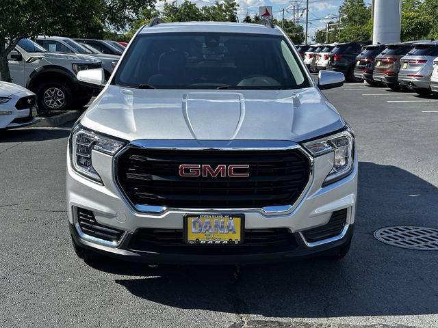 Used 2022 GMC Terrain SLE w/ Driver Convenience Package AWD/4WD image 2