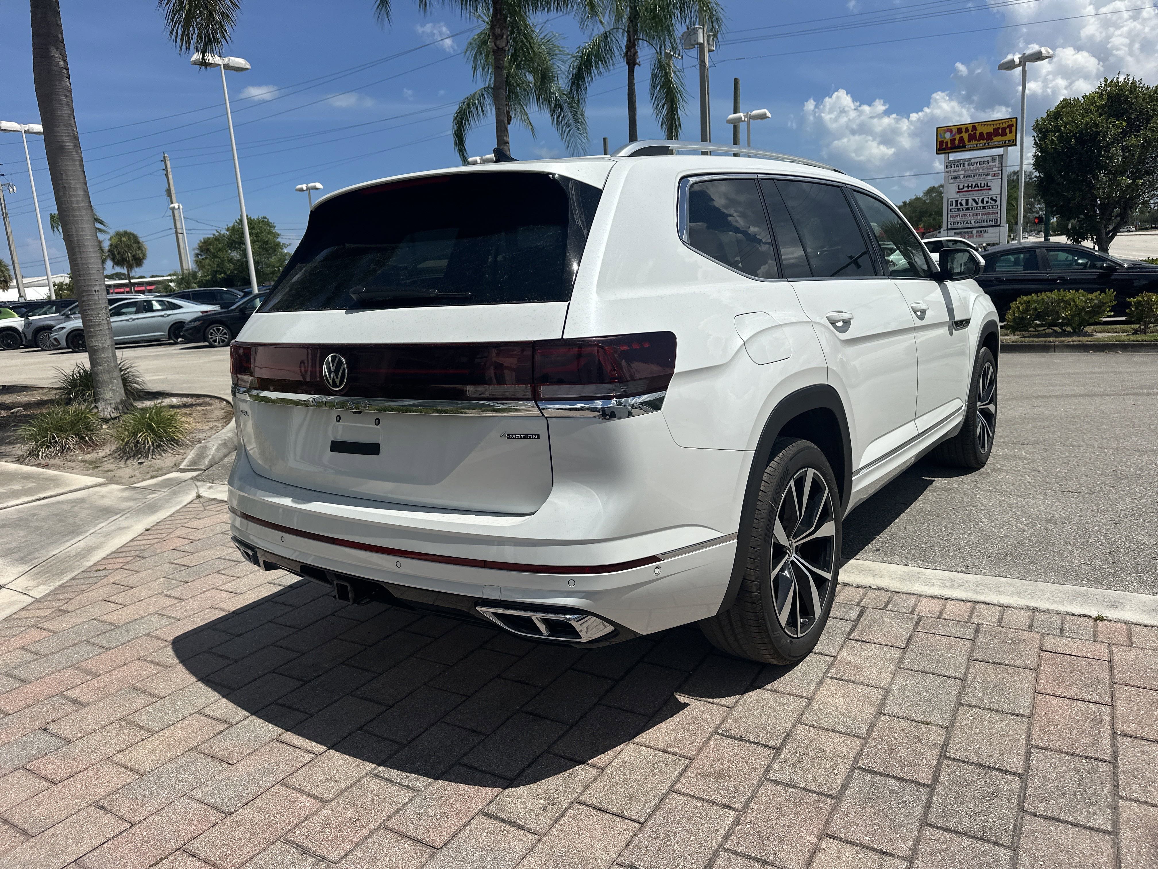New 2026 Volkswagen Atlas SEL Premium R-Line image 6