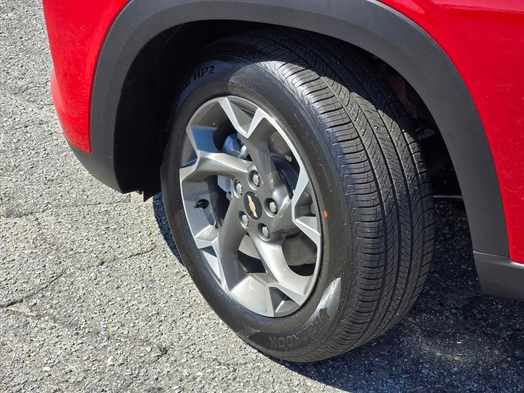 New 2026 Chevrolet Trax LT w/ Sunroof Package FWD image 22