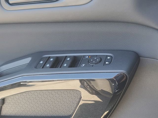 Used 2025 Nissan Pathfinder SV w/ SV Premium Package AWD/4WD image 22