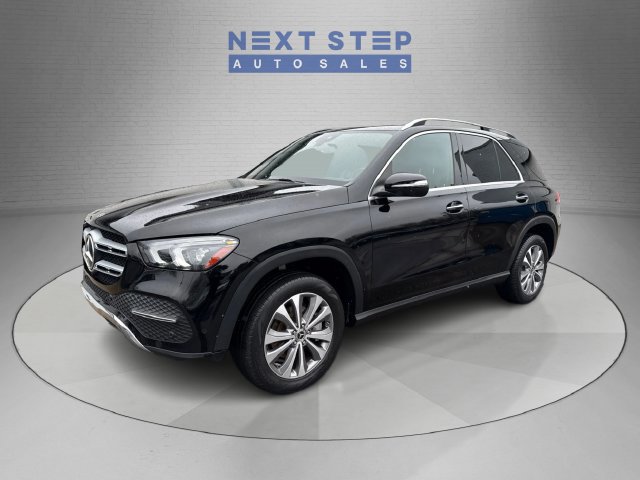 Used 2021 Mercedes-Benz GLE 350 4MATIC w/ Premium Package image 3
