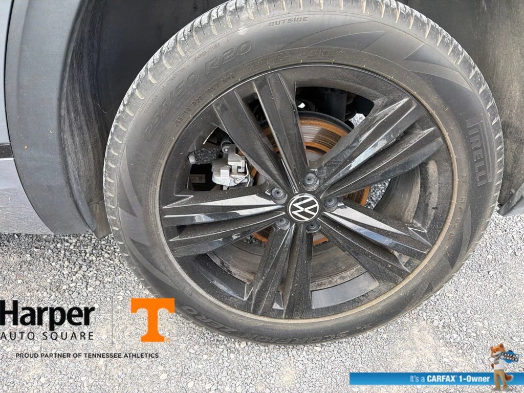 Used 2023 Volkswagen Atlas Cross Sport SEL R-Line AWD/4WD image 21