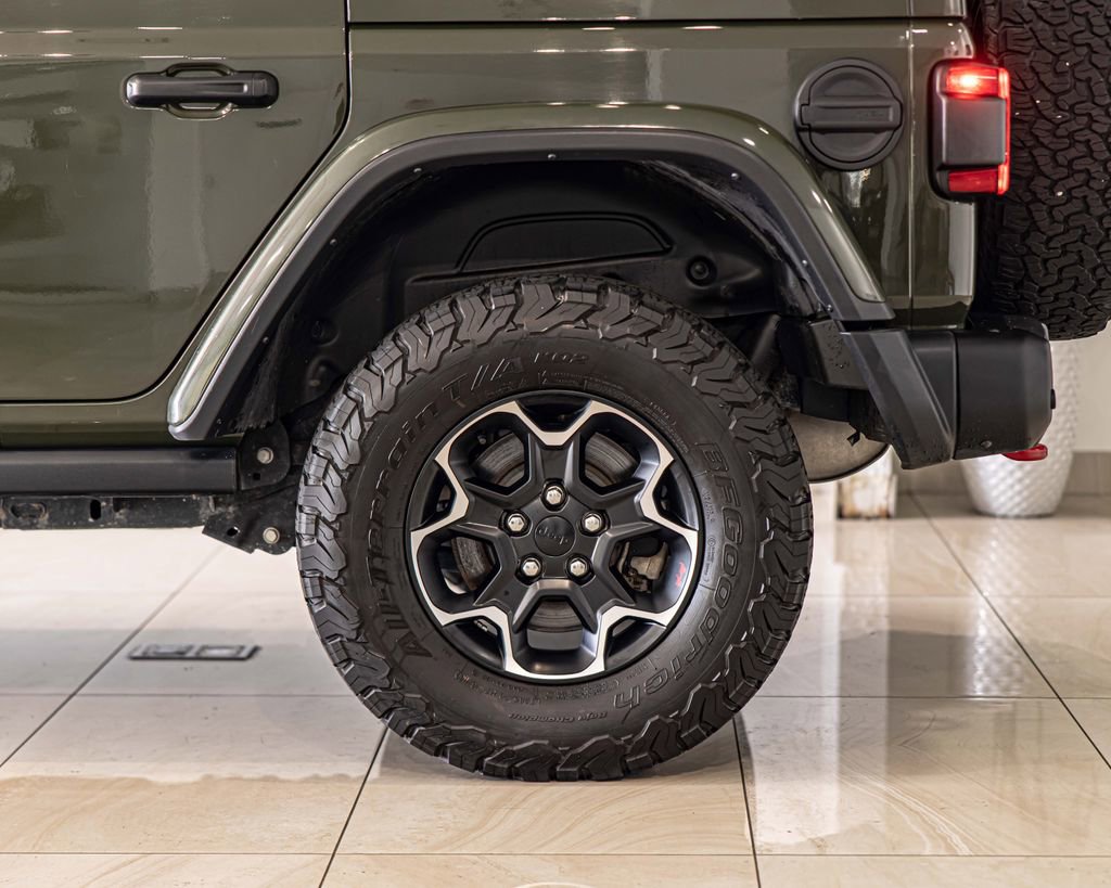 Used 2023 Jeep Wrangler Unlimited Rubicon w/ Dual Top Group AWD/4WD image 8