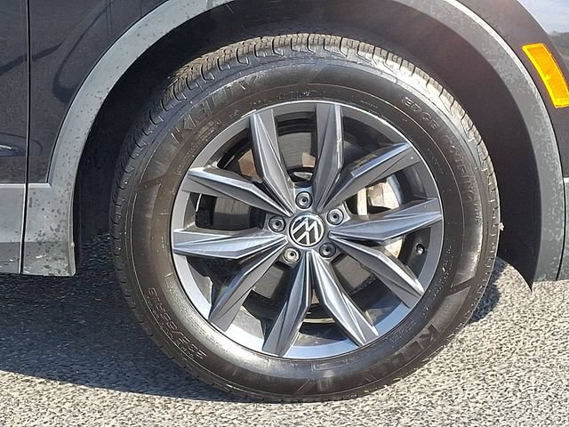 Used 2023 Volkswagen Tiguan SE AWD/4WD image 11