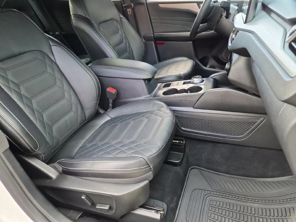 Certified 2023 Ford Escape Platinum w/ Premium Technology Package AWD/4WD image 42