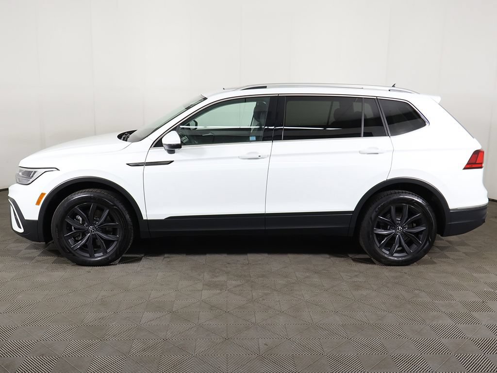 Used 2024 Volkswagen Tiguan SE FWD image 19