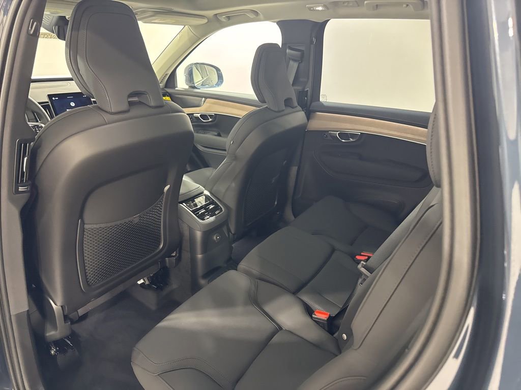 New 2026 Volvo XC90 T8 Plus w/ Protection Package Premier image 21