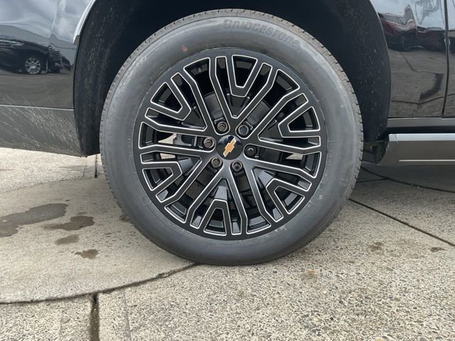 New 2026 Chevrolet Suburban High Country AWD/4WD image 25