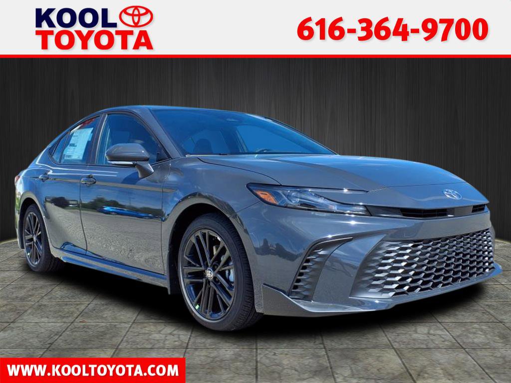 New 2025 Toyota Camry SE image 1
