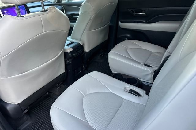 Used 2024 Toyota Grand Highlander XLE image 12