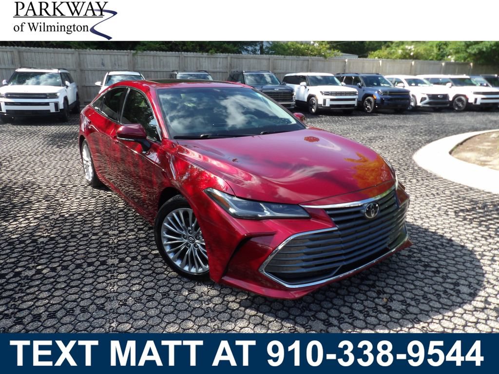 Used 2020 Toyota Avalon Limited FWD image 1