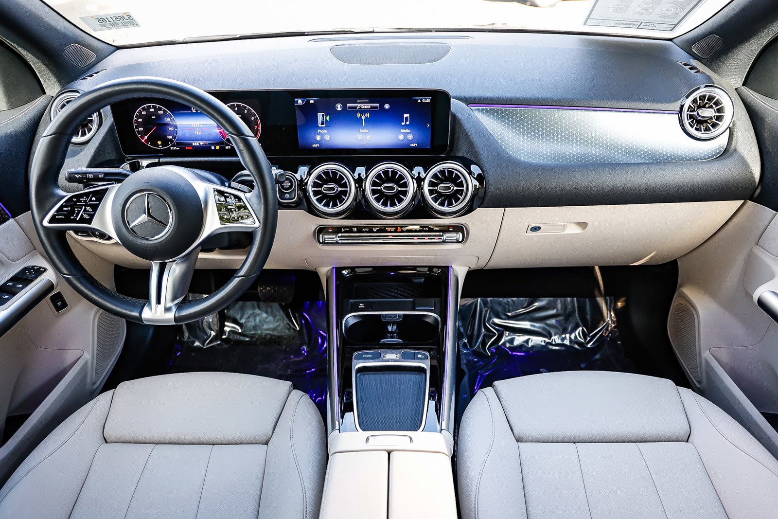 Used 2025 Mercedes-Benz GLA 250 image 10