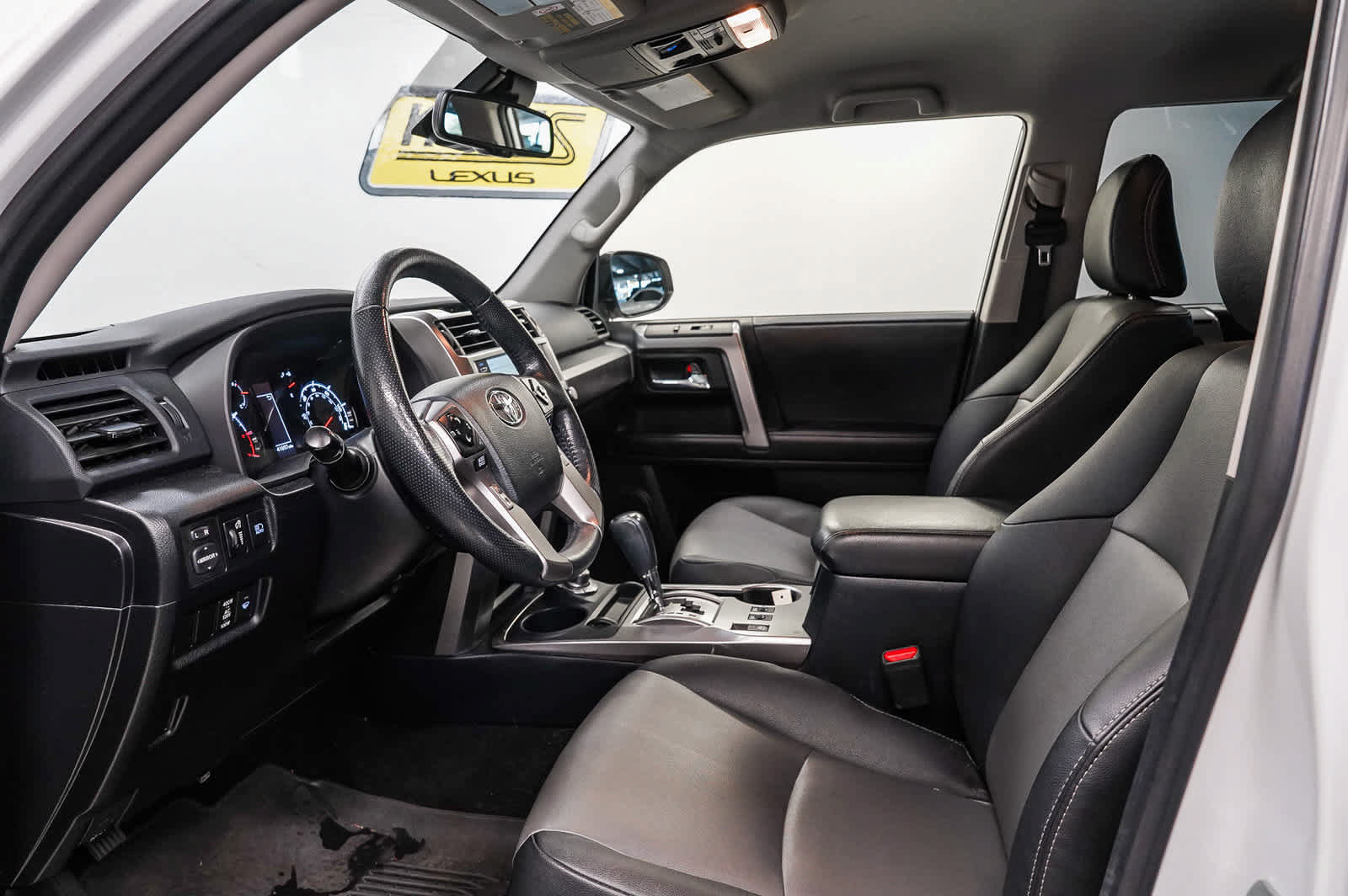 Used 2024 Toyota 4Runner SR5 Premium AWD/4WD image 17