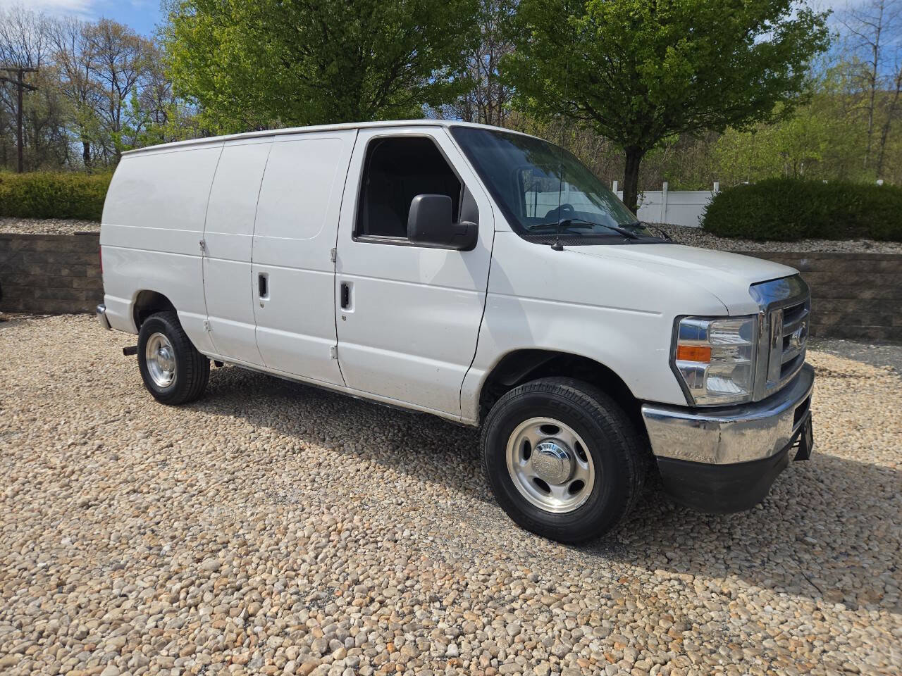 Used 2014 Ford E-350 and Econoline 350 Super Duty w/ Interior Upgrade Package RWD image 9