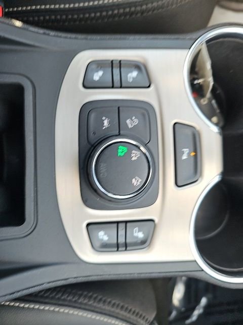 Used 2023 GMC Terrain Denali image 52