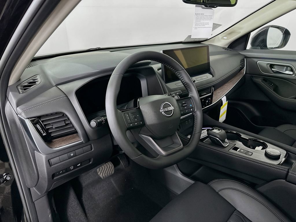 New 2026 Nissan Rogue Platinum image 14