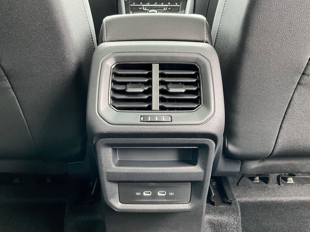 New 2026 Volkswagen Taos SEL image 15