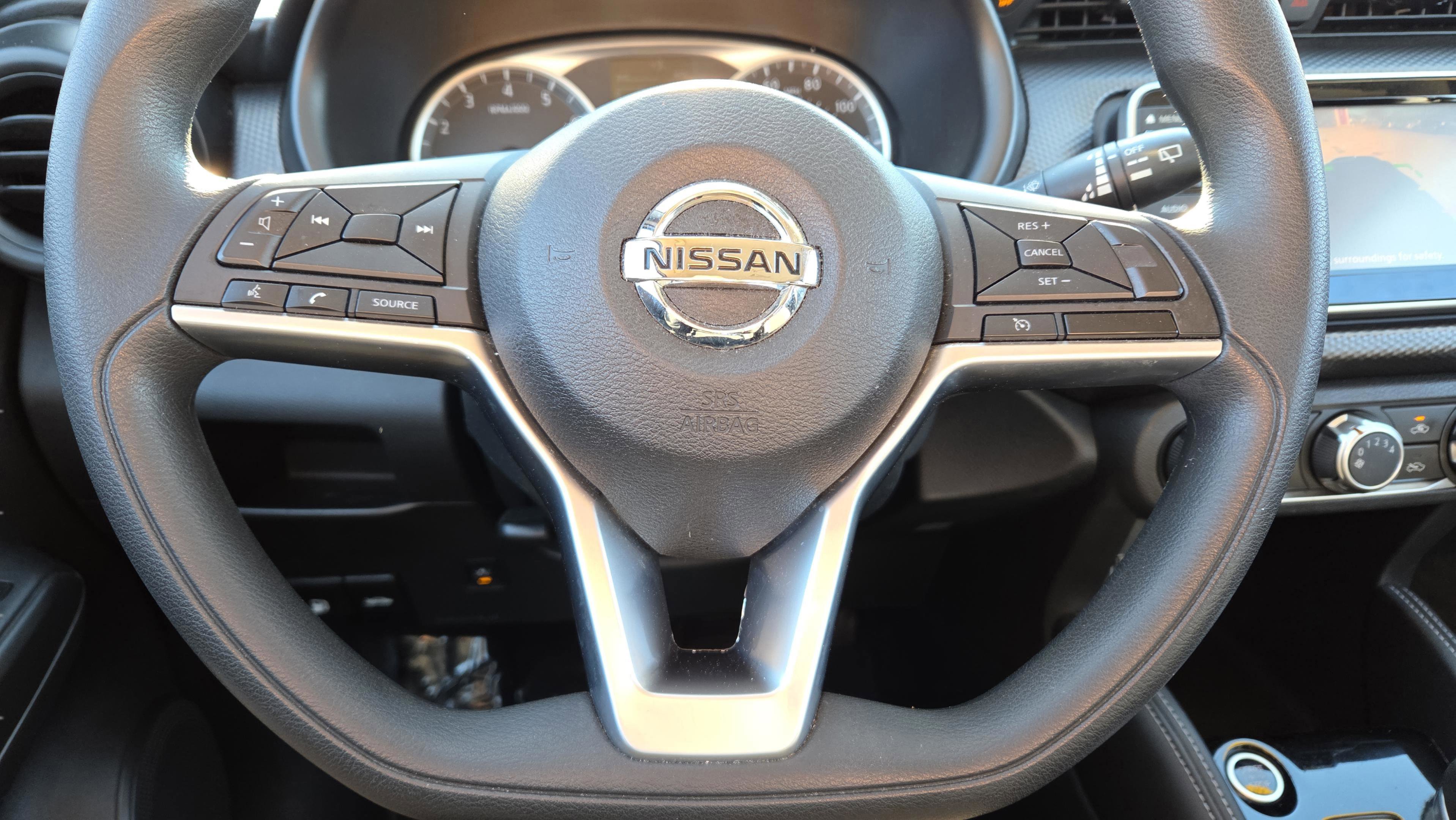 Used 2018 Nissan Kicks S image 30