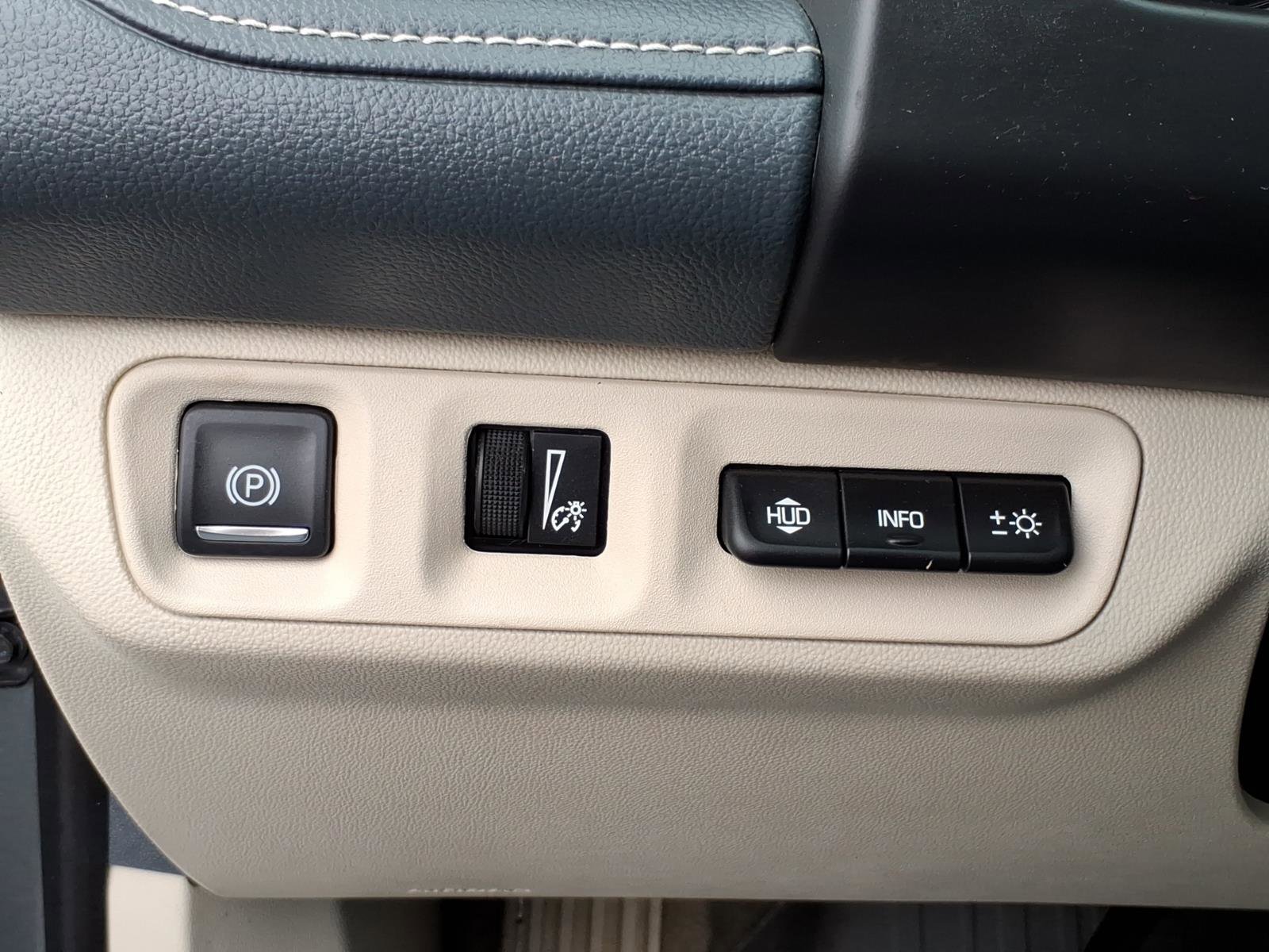 Certified 2021 GMC Acadia Denali w/ Denali Ultimate Package AWD/4WD image 20