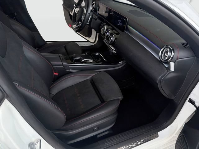 Used 2020 Mercedes-Benz CLA 250 image 35