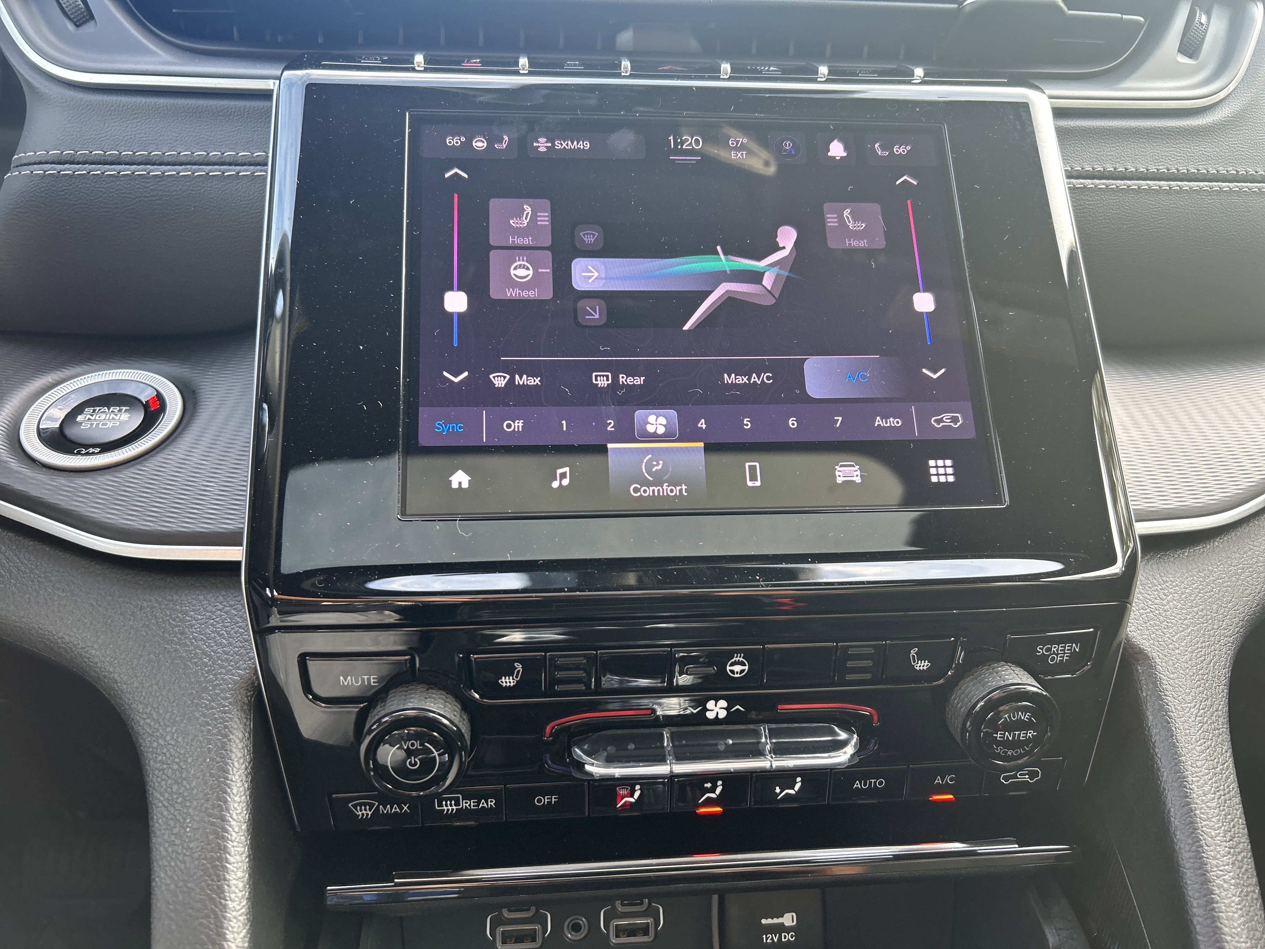 New 2025 Jeep Grand Cherokee Altitude image 28