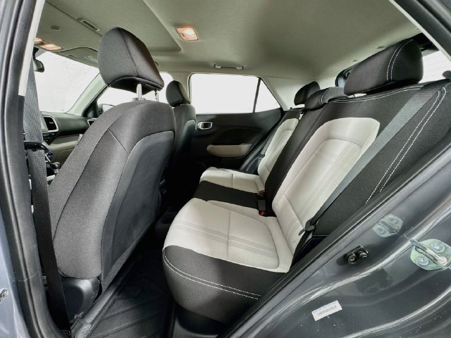 Certified 2025 Hyundai Venue SEL FWD image 37