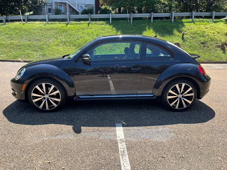 Used 2013 Volkswagen Beetle 2.0T FWD image 21
