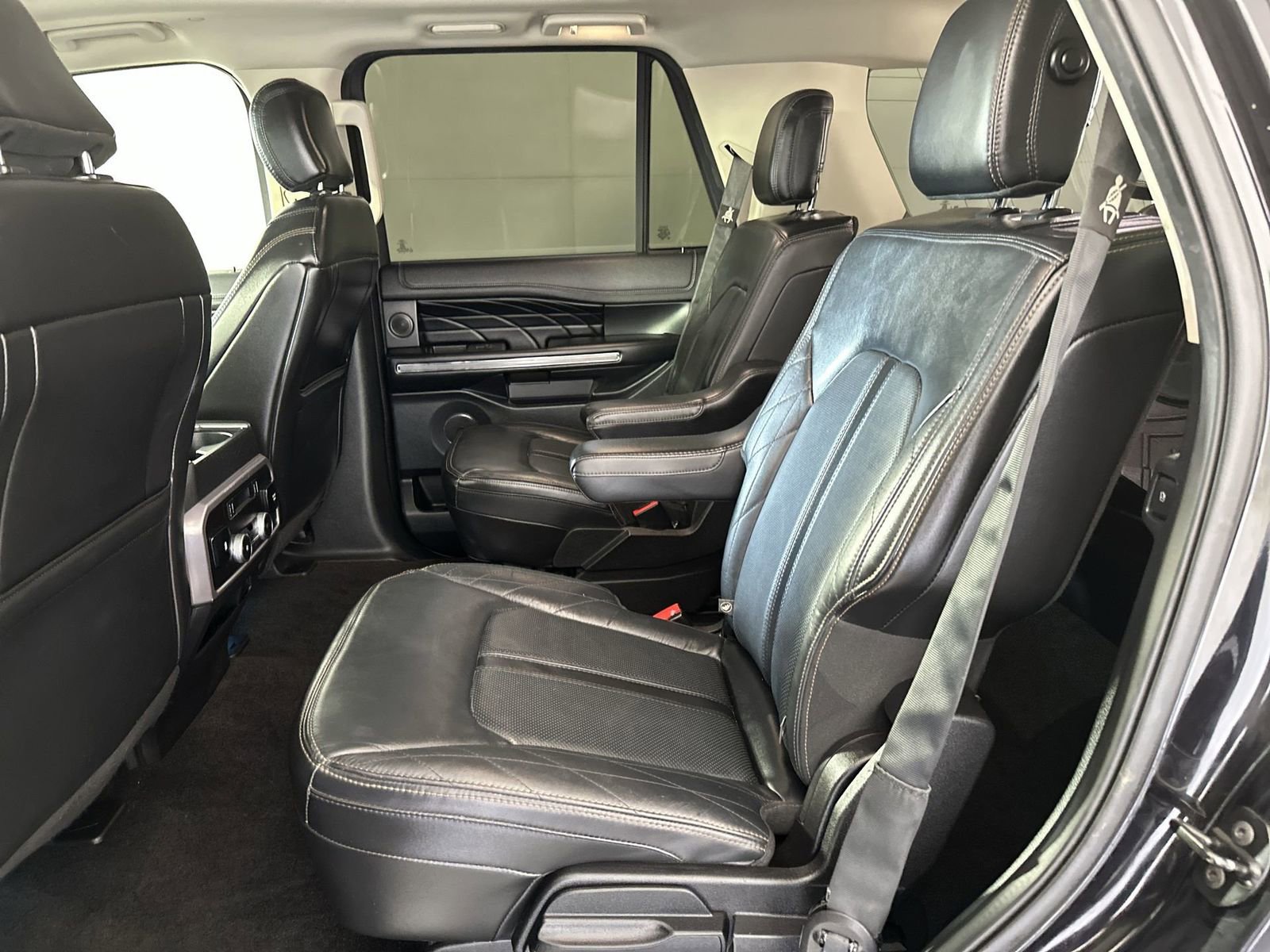 Used 2019 Ford Expedition Platinum image 23