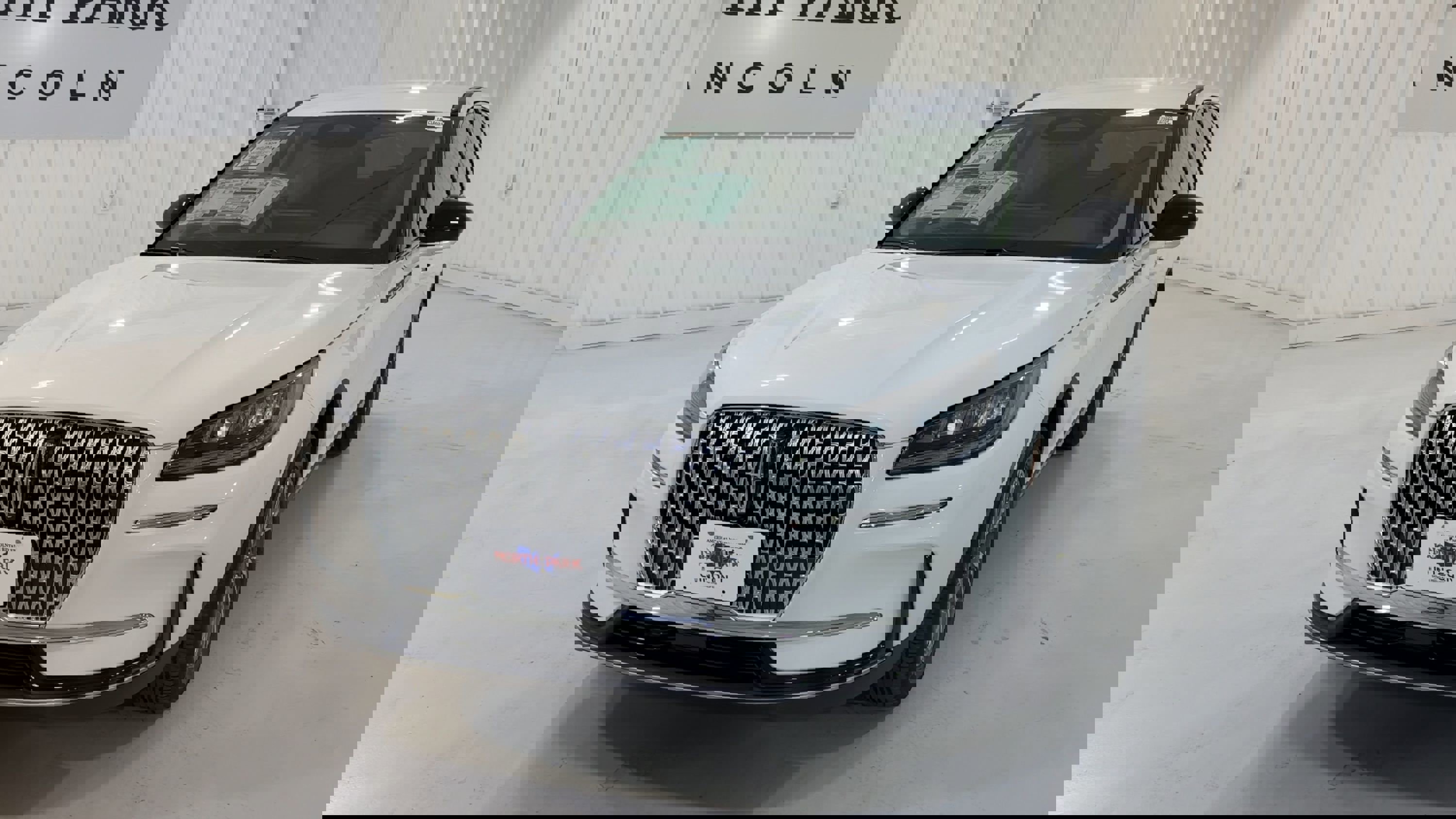 New 2026 Lincoln Corsair Premiere image 4