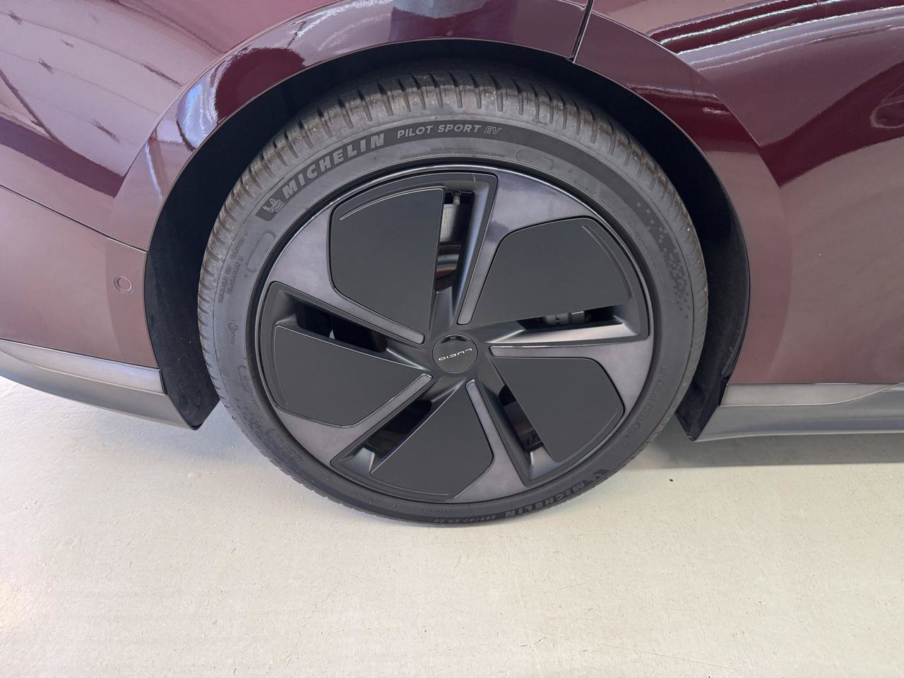 Used 2025 Lucid Air Touring AWD/4WD image 27