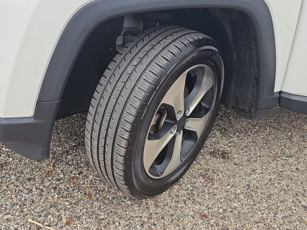 Used 2018 Jeep Compass Latitude w/ Cold Weather Group image 32