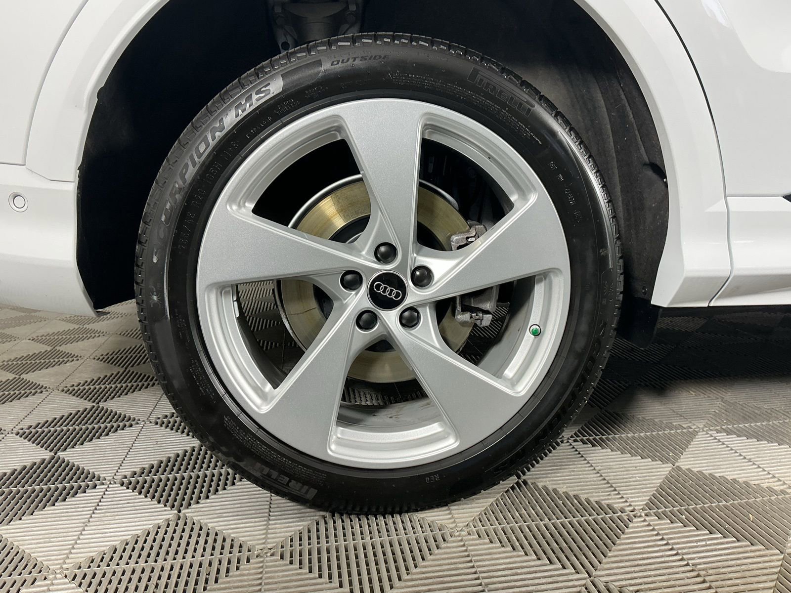 Used 2025 Audi Q5 Premium Plus w/ Premium Plus image 11