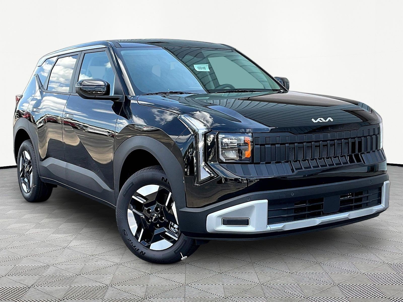 New 2027 Kia Seltos LX AWD/4WD image 3