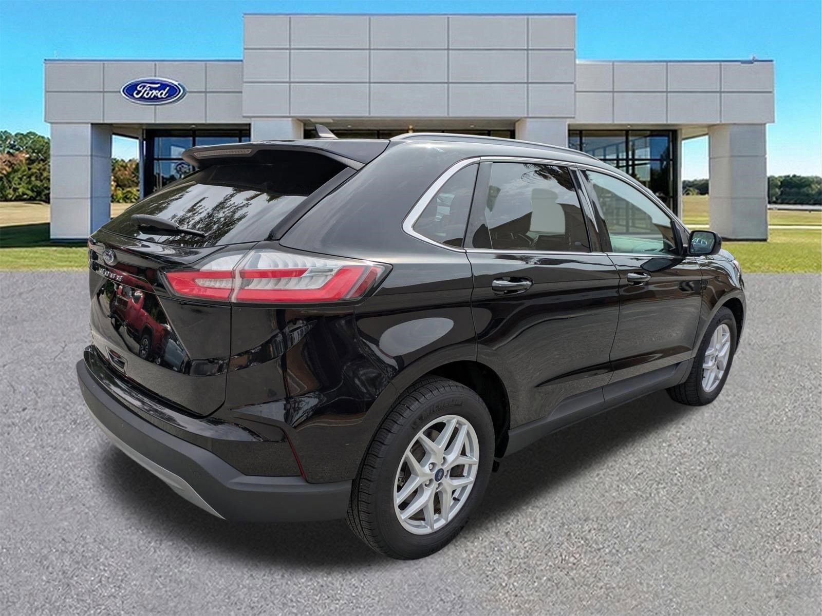 Certified 2021 Ford Edge SEL w/ Convenience Package FWD image 3