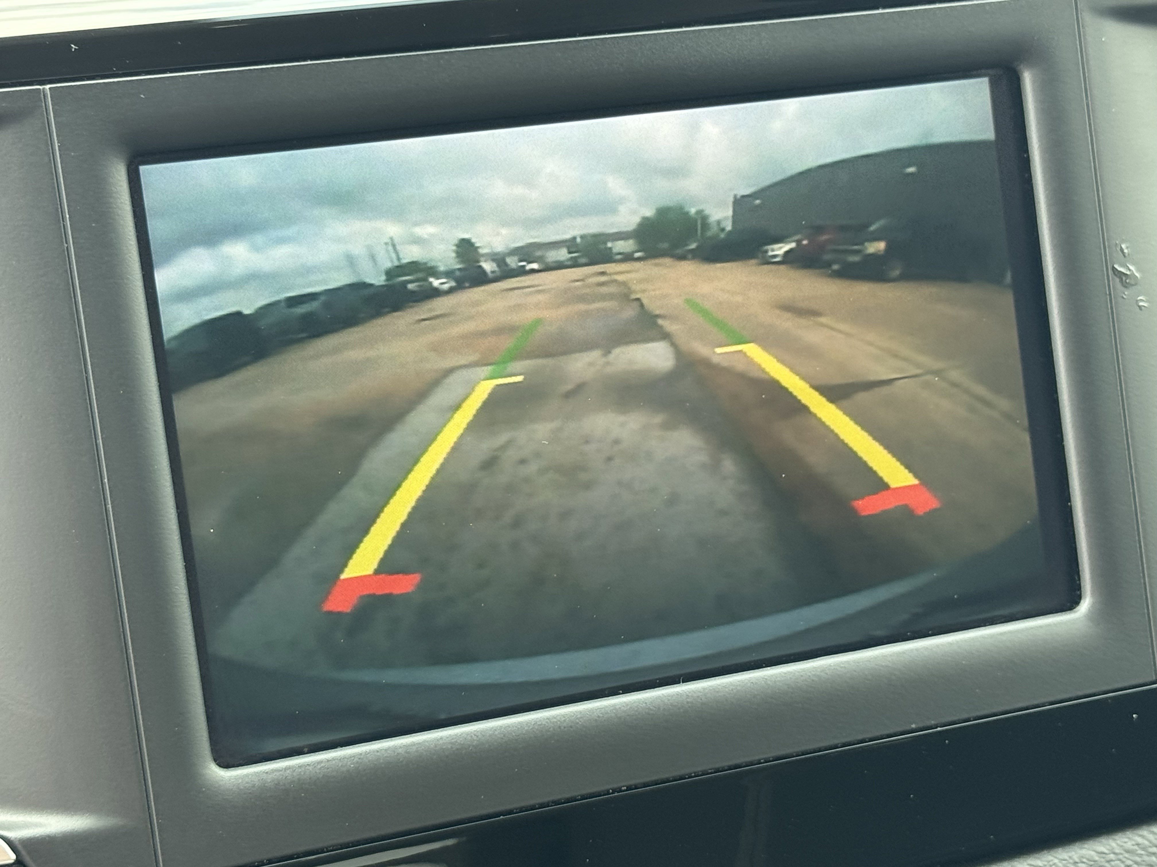 Used 2022 Chrysler Voyager LX image 19