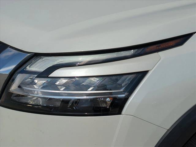Used 2022 Nissan Pathfinder Platinum w/ Cargo Package FWD image 9