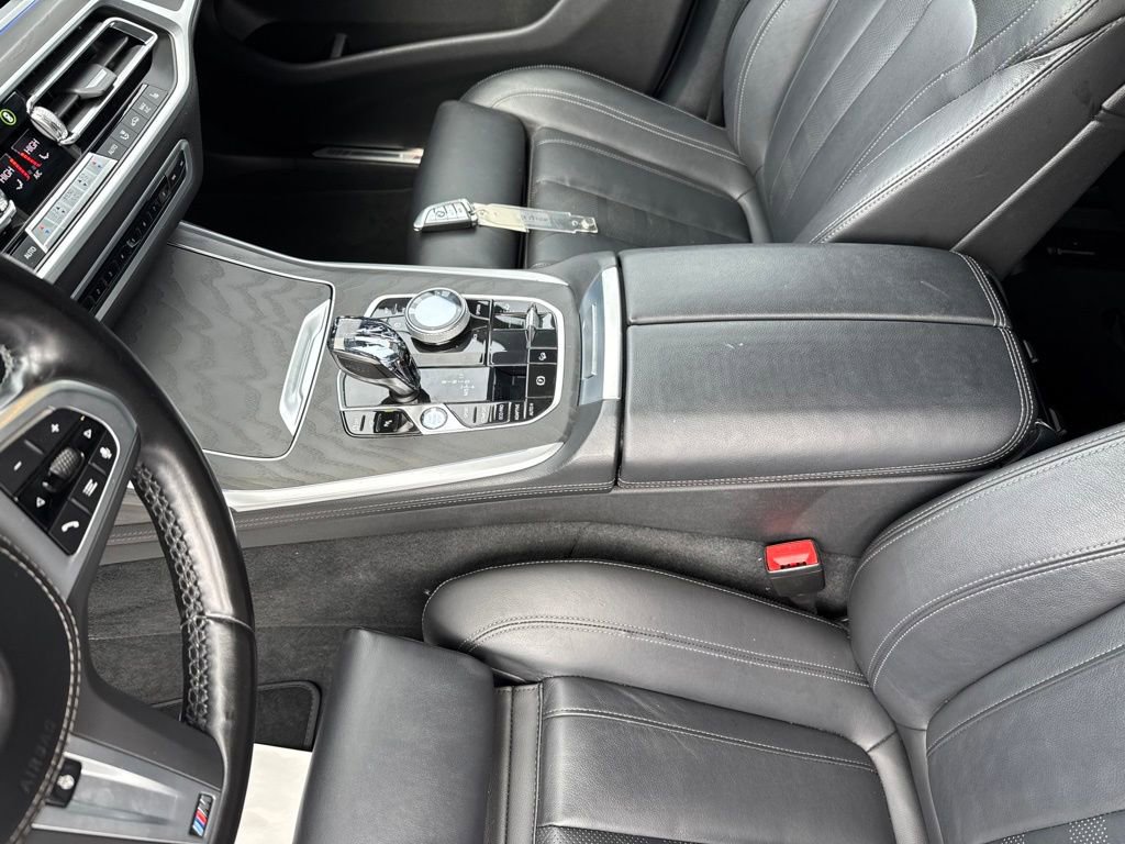 Used 2022 BMW X7 xDrive40i w/ M Sport Package AWD/4WD image 29