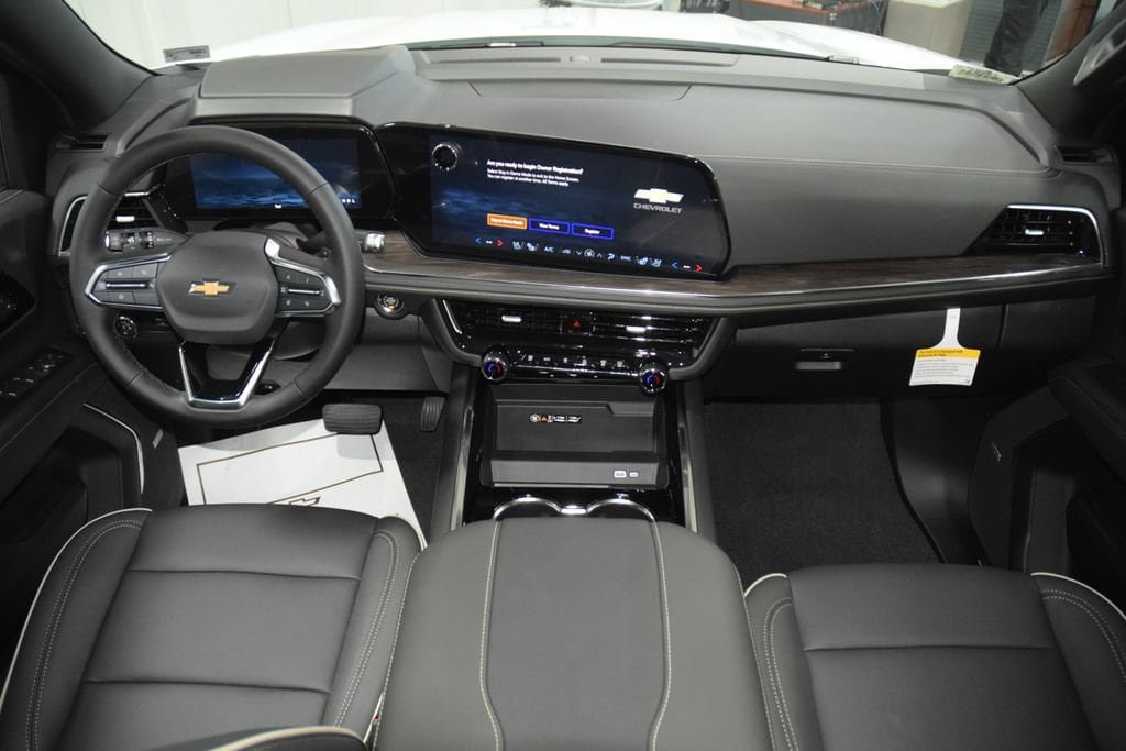 New 2026 Chevrolet Suburban Premier AWD/4WD image 32