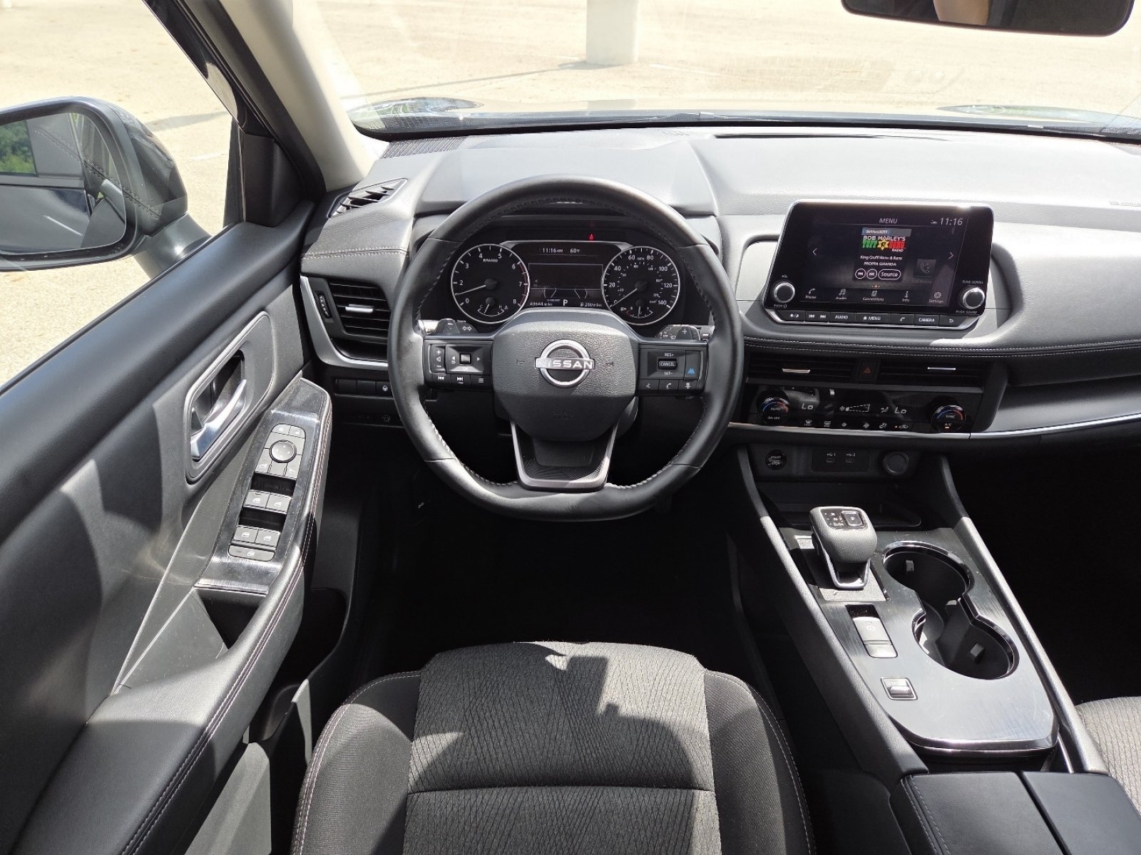 Used 2025 Nissan Rogue SV FWD image 24