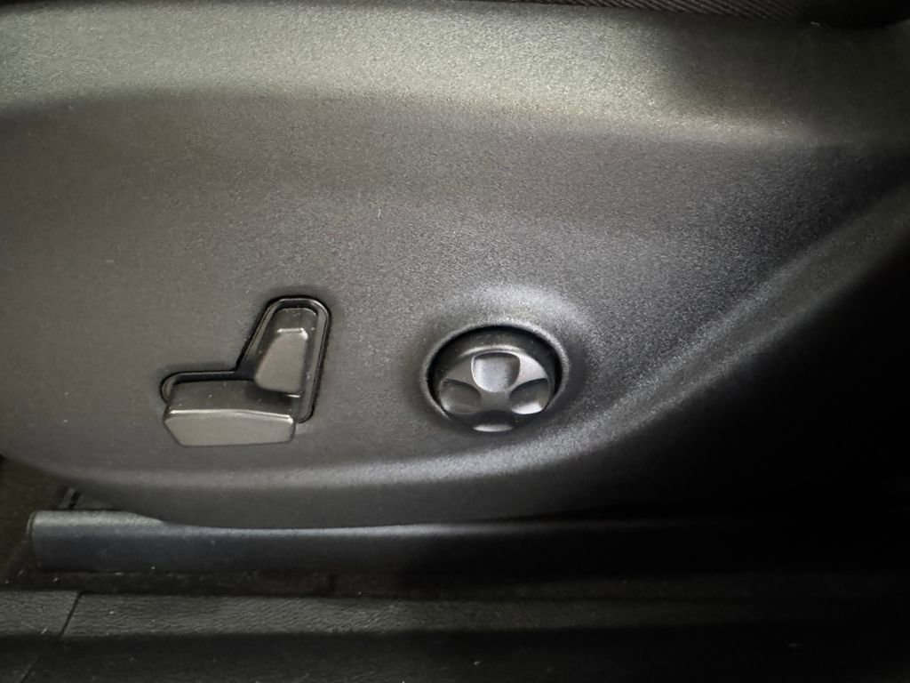 Used 2021 Jeep Cherokee Latitude Lux image 32