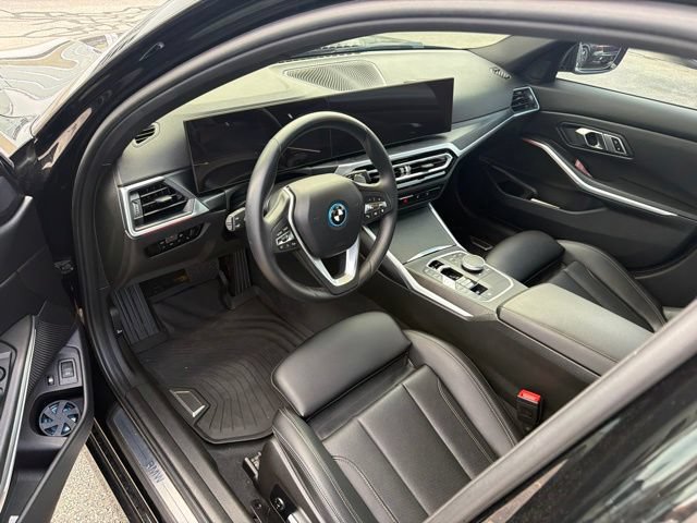 Used 2023 BMW 330e xDrive w/ Driving Assistance Package AWD/4WD image 10