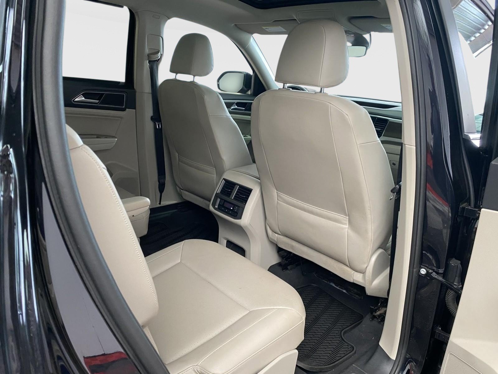Used 2019 Volkswagen Atlas SEL R-Line AWD/4WD image 11